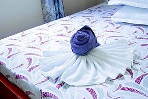 L &j modern backpackers BnB