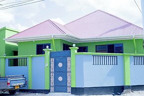 L &j modern backpackers BnB