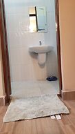 L &j modern backpackers BnB