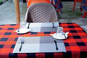L &j modern backpackers BnB