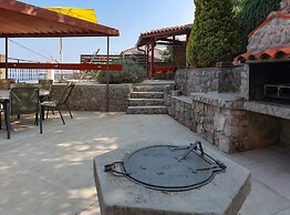 Sunny Holiday Home With Terrace