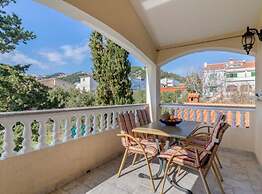 Beachside Serenity Apartments in Barbot