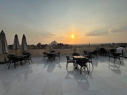 Sun 3 Pyramids Inn