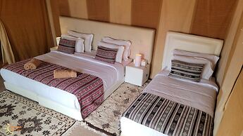 Adrar Luxury Camp