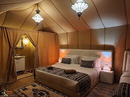 Adrar Luxury Camp