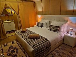 Adrar Luxury Camp