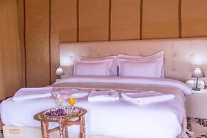 Adrar Luxury Camp