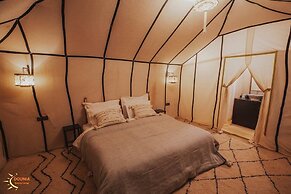 Adrar Luxury Camp