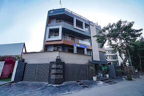 Fabhotel Noida Business Suites