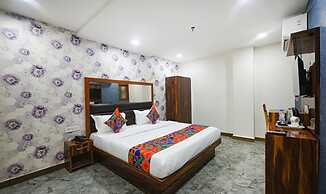 Fabhotel Mona Continental
