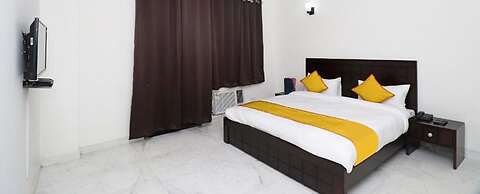 Fabhotel The Primero