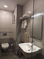 Hotel Aura by Woco Stays