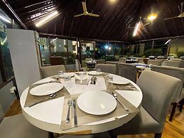 Shelton Blu Resort