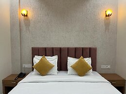 Hotel Satsang Grand