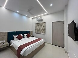 Hotel Satsang Grand