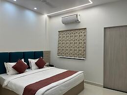 Hotel Satsang Grand