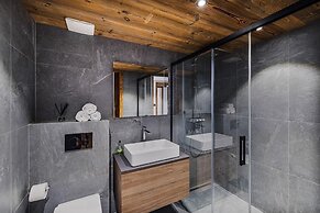 Chalet Le Reve Cinema Room Jacuzzi