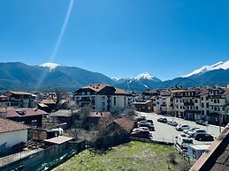 Central Art Apartment in Bansko With Mountain View