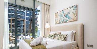 Pool View Studio 10mins From Dubai Mall