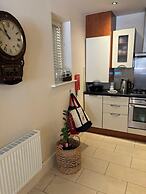 Modern Apt 3 Bedrooms Near Dundrum