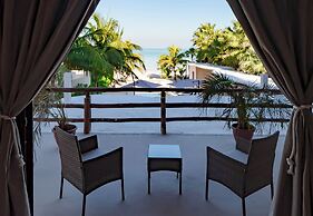 Beachfront Hotel Boutique DK