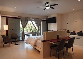 Beachfront Hotel Boutique DK