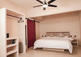Beachfront Hotel Boutique DK
