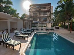 Beachfront Hotel Boutique DK