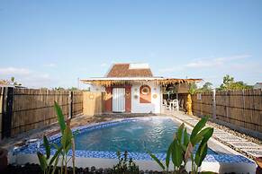 Villa New D'Bamboo by Plesirhatiyogja