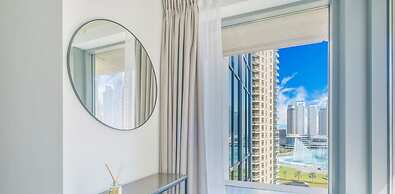 LUX  The Fountain View Suite