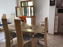 Apartment - Sleeps 4 - Pet Friendly