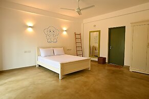 Moi Dambulla by DBI