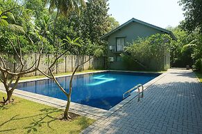Moi Dambulla by DBI