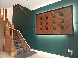 Quarrie House