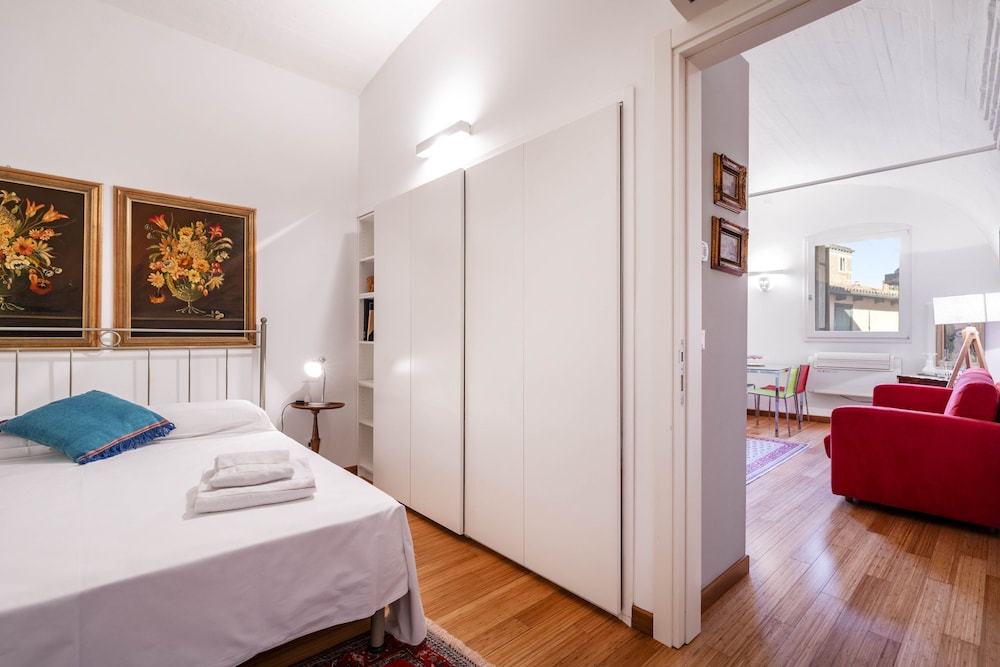 Venice Guggenheim Apartment by Wonderful Italy
