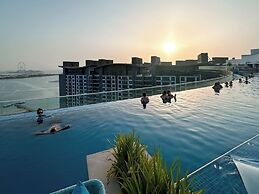 Infinity Pool and Beachfront Apartments - Seven Palm