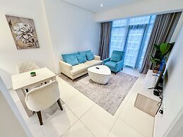 Infinity Pool and Beachfront Apartments - Seven Palm
