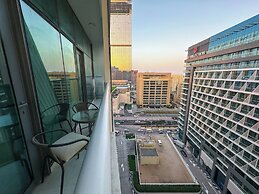 Infinity Pool and Beachfront Apartments - Seven Palm