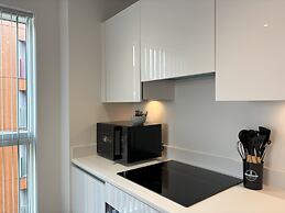 Modern 2 bed With Parking - Grand Exchange Bracknell