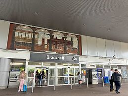 Modern 2 bed With Parking - Grand Exchange Bracknell