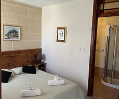Green Grove Guest house