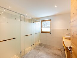 Farmhouse in Bramberg With Sauna & Ski Access