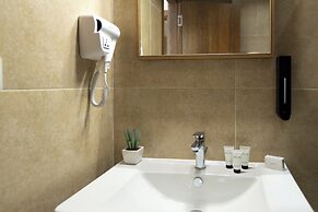 Mazar Pyramids Hotel