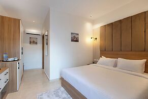 Mazar Pyramids Hotel