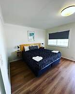 Colonial motor inn