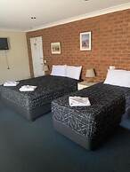 Colonial motor inn