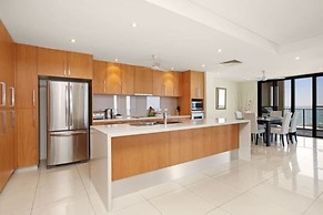 Zenlux 4BR Waterfront Penthouse Pad 270 Panoroma