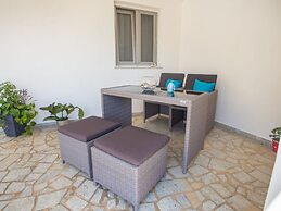 Charming Brsec Apartment With Shared Pool