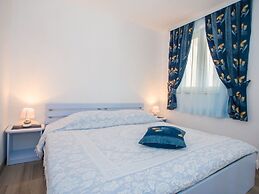 Charming Brsec Apartment With Shared Pool