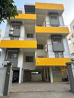 Hotel Yellow House